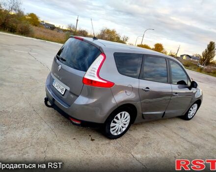 Рено Гранд Сценик 2009 в Николаеве на Automoto.ua Серый Рено Гранд Сценик, объемом двигателя 1.4 л и пробегом 238 тыс. км за 8500 $, фото 3 на Automoto.ua