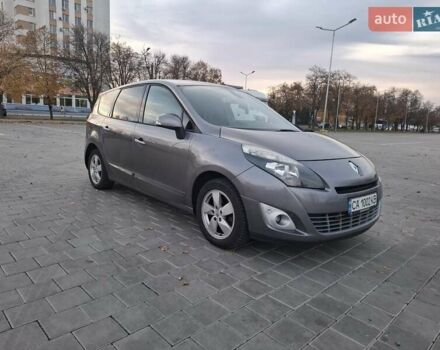 Рено Гранд Сценик 2009 в Черкассах на Automoto.ua Серый Рено Гранд Сценик, объемом двигателя 1.5 л и пробегом 275 тыс. км за 7500 $, фото 1 на Automoto.ua