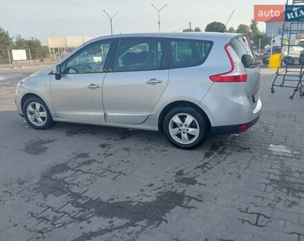 Серый Рено Гранд Сценик, объемом двигателя 1.9 л и пробегом 261 тыс. км за 6500 $, фото 1 на Automoto.ua