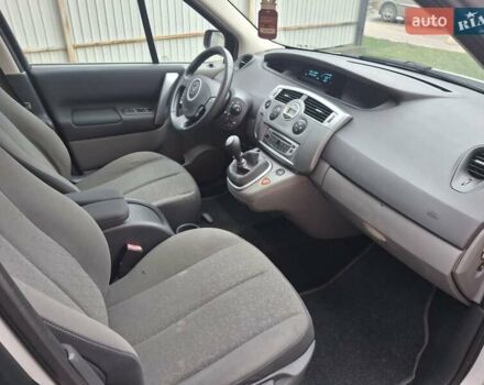 Сірий Рено Гранд Сценік, об'ємом двигуна 1.6 л та пробігом 212 тис. км за 6500 $, фото 33 на Automoto.ua