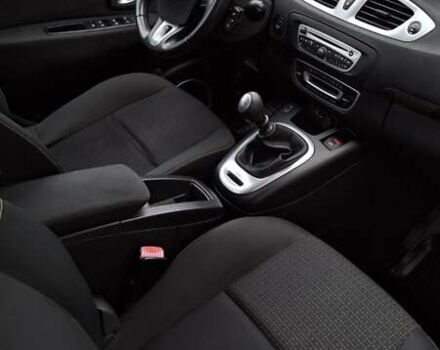 Серый Рено Гранд Сценик, объемом двигателя 1.46 л и пробегом 263 тыс. км за 6200 $, фото 10 на Automoto.ua