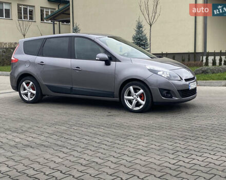 Серый Рено Гранд Сценик, объемом двигателя 1.46 л и пробегом 243 тыс. км за 6900 $, фото 13 на Automoto.ua