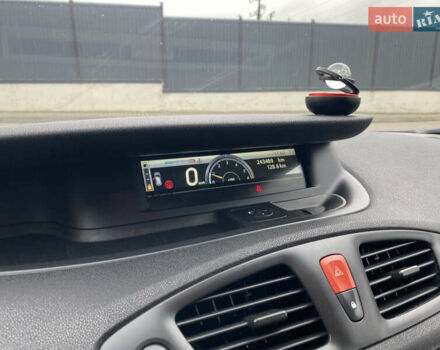 Серый Рено Гранд Сценик, объемом двигателя 1.46 л и пробегом 243 тыс. км за 6900 $, фото 20 на Automoto.ua