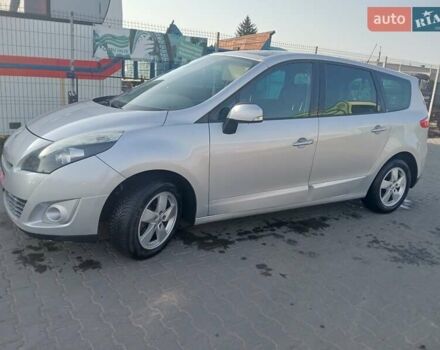 Серый Рено Гранд Сценик, объемом двигателя 1.9 л и пробегом 261 тыс. км за 6500 $, фото 23 на Automoto.ua