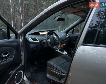 Серый Рено Гранд Сценик, объемом двигателя 1.6 л и пробегом 170 тыс. км за 6999 $, фото 21 на Automoto.ua