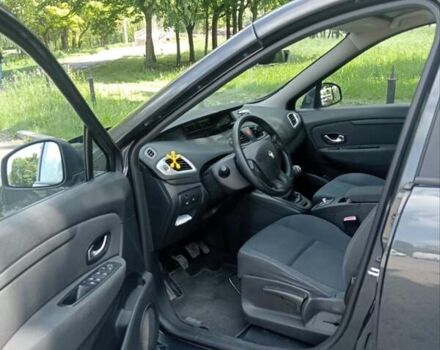 Серый Рено Гранд Сценик, объемом двигателя 1.4 л и пробегом 205 тыс. км за 6200 $, фото 13 на Automoto.ua