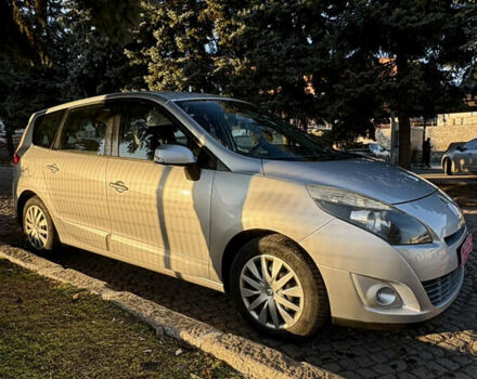 Сірий Рено Гранд Сценік, об'ємом двигуна 2 л та пробігом 216 тис. км за 6900 $, фото 41 на Automoto.ua