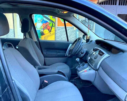 Серый Рено Гранд Сценик, объемом двигателя 2 л и пробегом 333 тыс. км за 6600 $, фото 3 на Automoto.ua