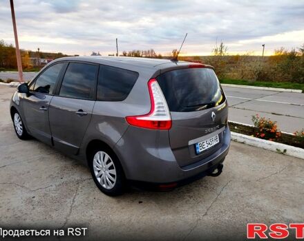 Рено Гранд Сценик 2009 в Николаеве на Automoto.ua Серый Рено Гранд Сценик, объемом двигателя 1.4 л и пробегом 238 тыс. км за 8500 $, фото 1 на Automoto.ua