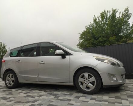 Серый Рено Гранд Сценик, объемом двигателя 1.5 л и пробегом 263 тыс. км за 6200 $, фото 2 на Automoto.ua