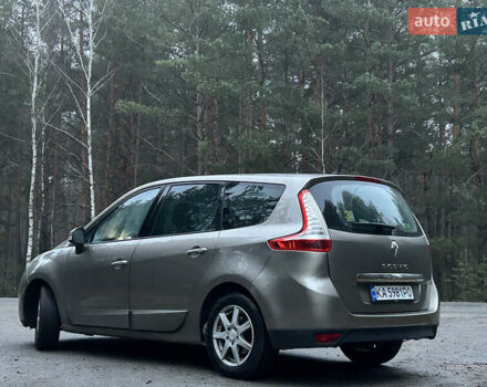 Серый Рено Гранд Сценик, объемом двигателя 1.6 л и пробегом 170 тыс. км за 6999 $, фото 9 на Automoto.ua