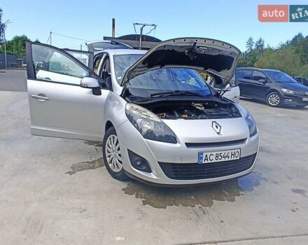 Серый Рено Гранд Сценик, объемом двигателя 1.5 л и пробегом 280 тыс. км за 6666 $, фото 1 на Automoto.ua