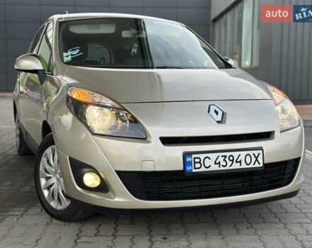 Серый Рено Гранд Сценик, объемом двигателя 1.5 л и пробегом 197 тыс. км за 6950 $, фото 3 на Automoto.ua