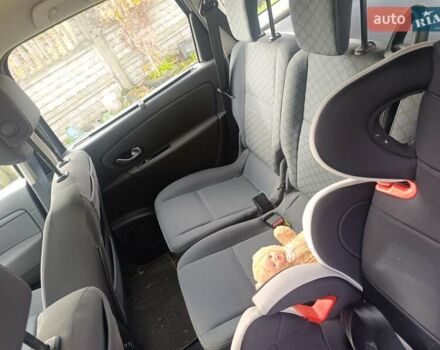 Серый Рено Гранд Сценик, объемом двигателя 1.9 л и пробегом 246 тыс. км за 6400 $, фото 13 на Automoto.ua