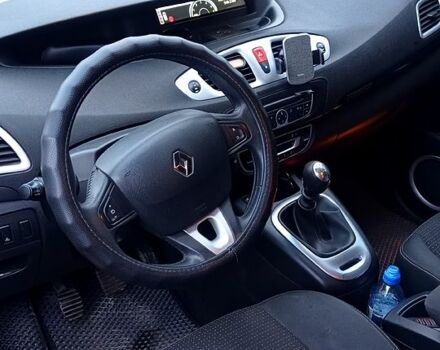 Серый Рено Гранд Сценик, объемом двигателя 1.5 л и пробегом 302 тыс. км за 6000 $, фото 5 на Automoto.ua