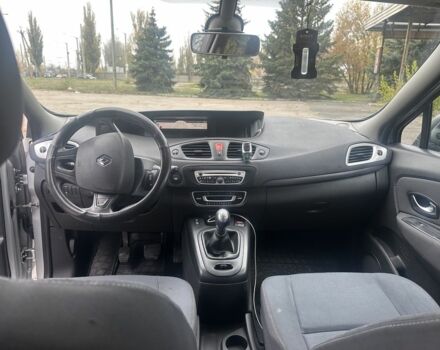 Серый Рено Гранд Сценик, объемом двигателя 1.5 л и пробегом 282 тыс. км за 7600 $, фото 12 на Automoto.ua