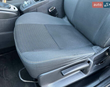 Серый Рено Гранд Сценик, объемом двигателя 1.4 л и пробегом 180 тыс. км за 5999 $, фото 11 на Automoto.ua