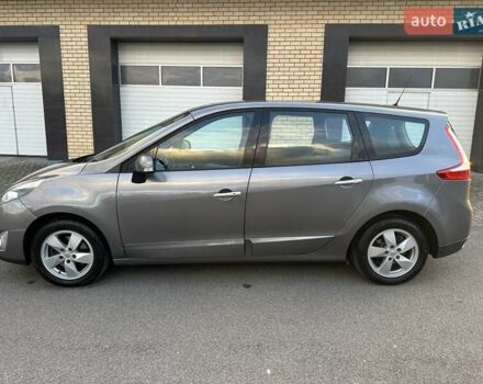 Рено Гранд Сценик 2010 в Луцке на Automoto.ua Серый Рено Гранд Сценик, объемом двигателя 2.02 л и пробегом 232 тыс. км за 7950 $, фото 7 на Automoto.ua