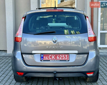 Серый Рено Гранд Сценик, объемом двигателя 2 л и пробегом 244 тыс. км за 7800 $, фото 10 на Automoto.ua
