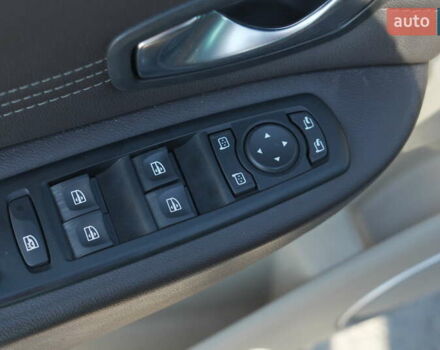 Серый Рено Гранд Сценик, объемом двигателя 1.87 л и пробегом 319 тыс. км за 7900 $, фото 17 на Automoto.ua