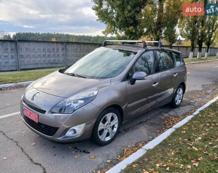 Серый Рено Гранд Сценик, объемом двигателя 1.5 л и пробегом 188 тыс. км за 8300 $, фото 3 на Automoto.ua