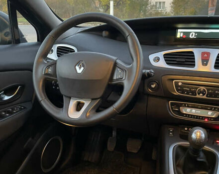 Серый Рено Гранд Сценик, объемом двигателя 1.46 л и пробегом 261 тыс. км за 6550 $, фото 27 на Automoto.ua