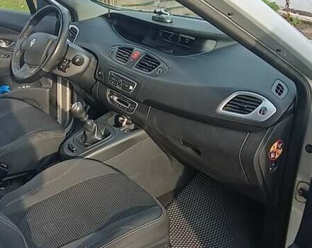 Серый Рено Гранд Сценик, объемом двигателя 1.46 л и пробегом 244 тыс. км за 7700 $, фото 8 на Automoto.ua