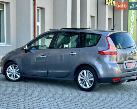 Серый Рено Гранд Сценик, объемом двигателя 2 л и пробегом 244 тыс. км за 7800 $, фото 11 на Automoto.ua