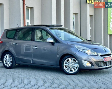 Серый Рено Гранд Сценик, объемом двигателя 2 л и пробегом 244 тыс. км за 7800 $, фото 7 на Automoto.ua