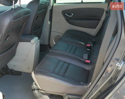 Серый Рено Гранд Сценик, объемом двигателя 1.87 л и пробегом 319 тыс. км за 7900 $, фото 14 на Automoto.ua