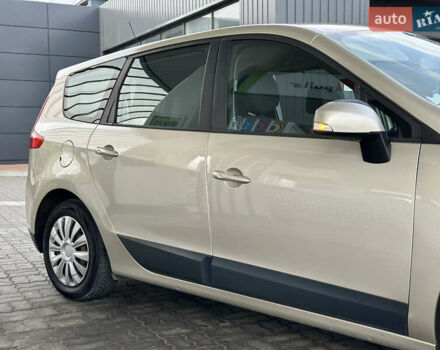 Серый Рено Гранд Сценик, объемом двигателя 1.5 л и пробегом 197 тыс. км за 6950 $, фото 7 на Automoto.ua