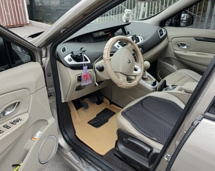 Сірий Рено Гранд Сценік, об'ємом двигуна 1.5 л та пробігом 348 тис. км за 7800 $, фото 1 на Automoto.ua