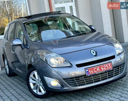 Серый Рено Гранд Сценик, объемом двигателя 2 л и пробегом 244 тыс. км за 7800 $, фото 52 на Automoto.ua