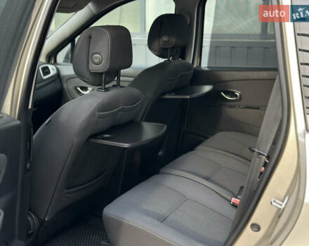 Серый Рено Гранд Сценик, объемом двигателя 1.5 л и пробегом 197 тыс. км за 6950 $, фото 54 на Automoto.ua