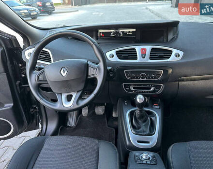 Серый Рено Гранд Сценик, объемом двигателя 1.4 л и пробегом 180 тыс. км за 5999 $, фото 19 на Automoto.ua