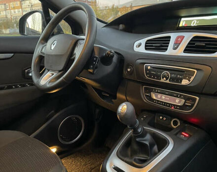 Серый Рено Гранд Сценик, объемом двигателя 1.46 л и пробегом 261 тыс. км за 6550 $, фото 26 на Automoto.ua