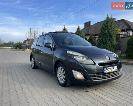 Серый Рено Гранд Сценик, объемом двигателя 1.5 л и пробегом 300 тыс. км за 5999 $, фото 21 на Automoto.ua