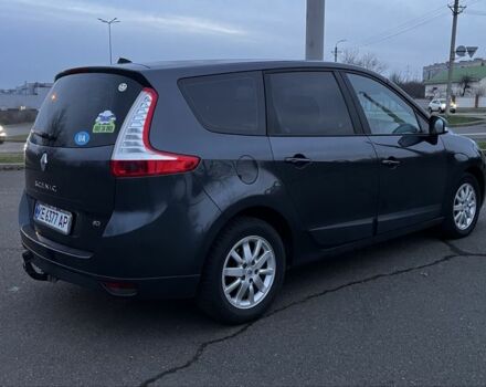 Серый Рено Гранд Сценик, объемом двигателя 1.5 л и пробегом 244 тыс. км за 7500 $, фото 2 на Automoto.ua