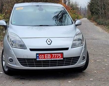 Серый Рено Гранд Сценик, объемом двигателя 2 л и пробегом 248 тыс. км за 8650 $, фото 9 на Automoto.ua