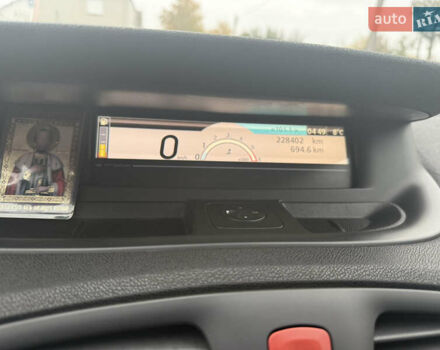 Серый Рено Гранд Сценик, объемом двигателя 1.46 л и пробегом 228 тыс. км за 6500 $, фото 19 на Automoto.ua