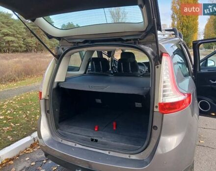 Серый Рено Гранд Сценик, объемом двигателя 1.5 л и пробегом 188 тыс. км за 8300 $, фото 37 на Automoto.ua