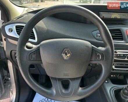 Серый Рено Гранд Сценик, объемом двигателя 1.4 л и пробегом 190 тыс. км за 4990 $, фото 15 на Automoto.ua