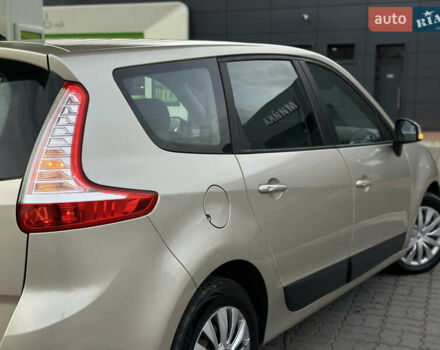 Серый Рено Гранд Сценик, объемом двигателя 1.5 л и пробегом 197 тыс. км за 6950 $, фото 38 на Automoto.ua