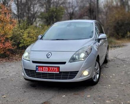 Серый Рено Гранд Сценик, объемом двигателя 2 л и пробегом 248 тыс. км за 8650 $, фото 7 на Automoto.ua