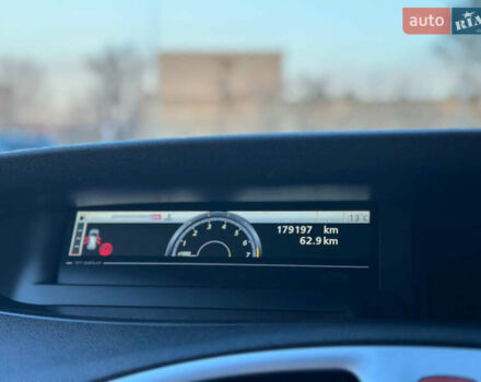 Серый Рено Гранд Сценик, объемом двигателя 1.4 л и пробегом 180 тыс. км за 5999 $, фото 28 на Automoto.ua