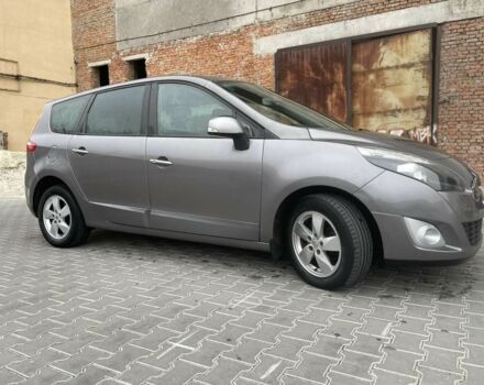 Серый Рено Гранд Сценик, объемом двигателя 1.5 л и пробегом 260 тыс. км за 7500 $, фото 18 на Automoto.ua