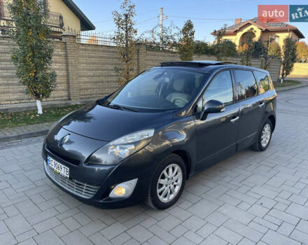 Серый Рено Гранд Сценик, объемом двигателя 1.5 л и пробегом 300 тыс. км за 5999 $, фото 2 на Automoto.ua