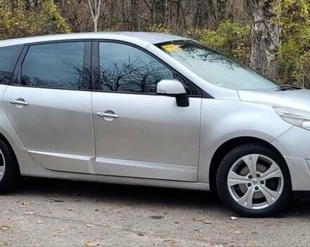 Серый Рено Гранд Сценик, объемом двигателя 2 л и пробегом 248 тыс. км за 8650 $, фото 14 на Automoto.ua