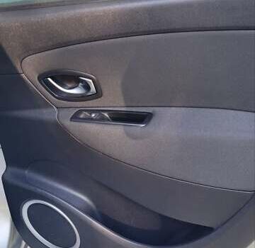 Серый Рено Гранд Сценик, объемом двигателя 2 л и пробегом 248 тыс. км за 8650 $, фото 21 на Automoto.ua