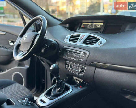 Серый Рено Гранд Сценик, объемом двигателя 1.4 л и пробегом 180 тыс. км за 5999 $, фото 21 на Automoto.ua